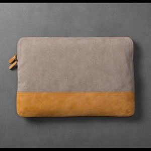 Hearth and Hand With Magnolia laptop pouch